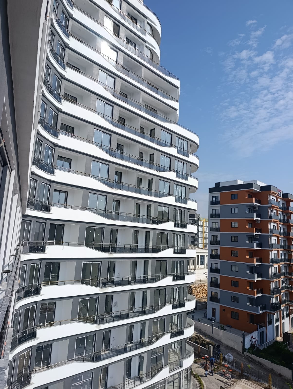 &Ccedil;ok Katlı Bina Balkon Korkuluk ve Silikon Cephe - G&ouml;rsel 2