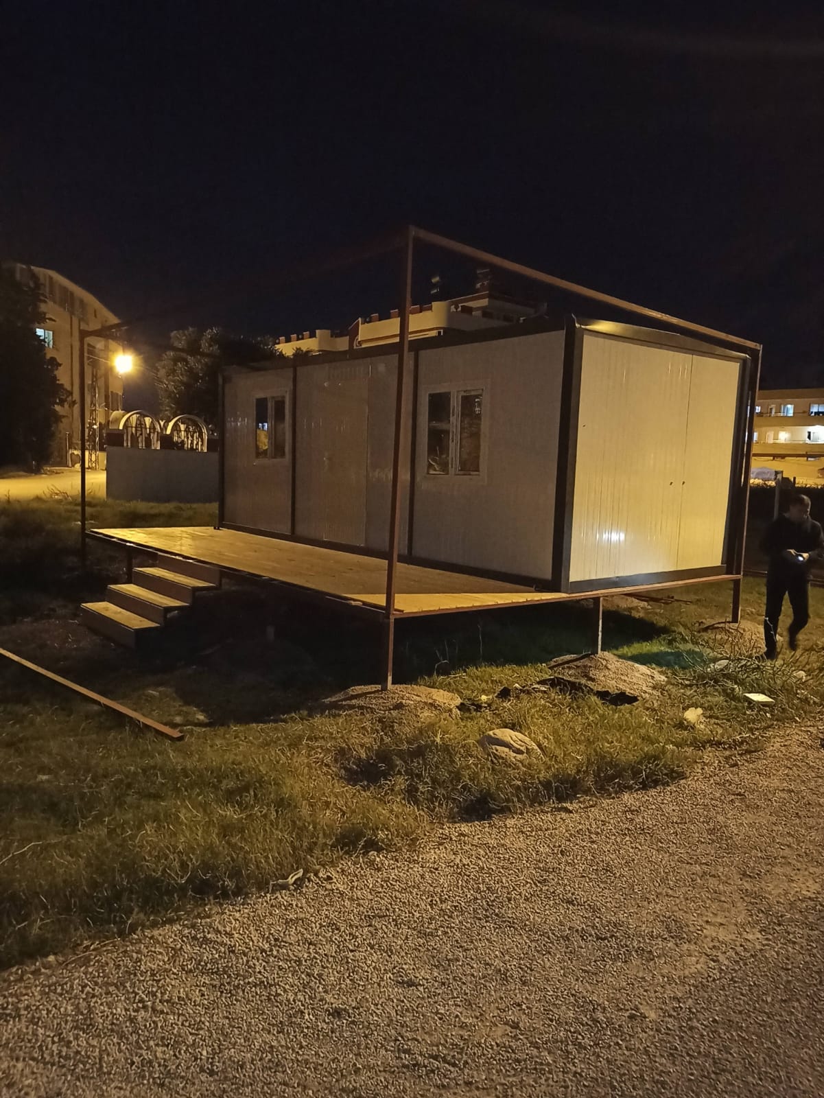 Okul ve Park &Ccedil;elik &Ccedil;atı Kapama Projesi